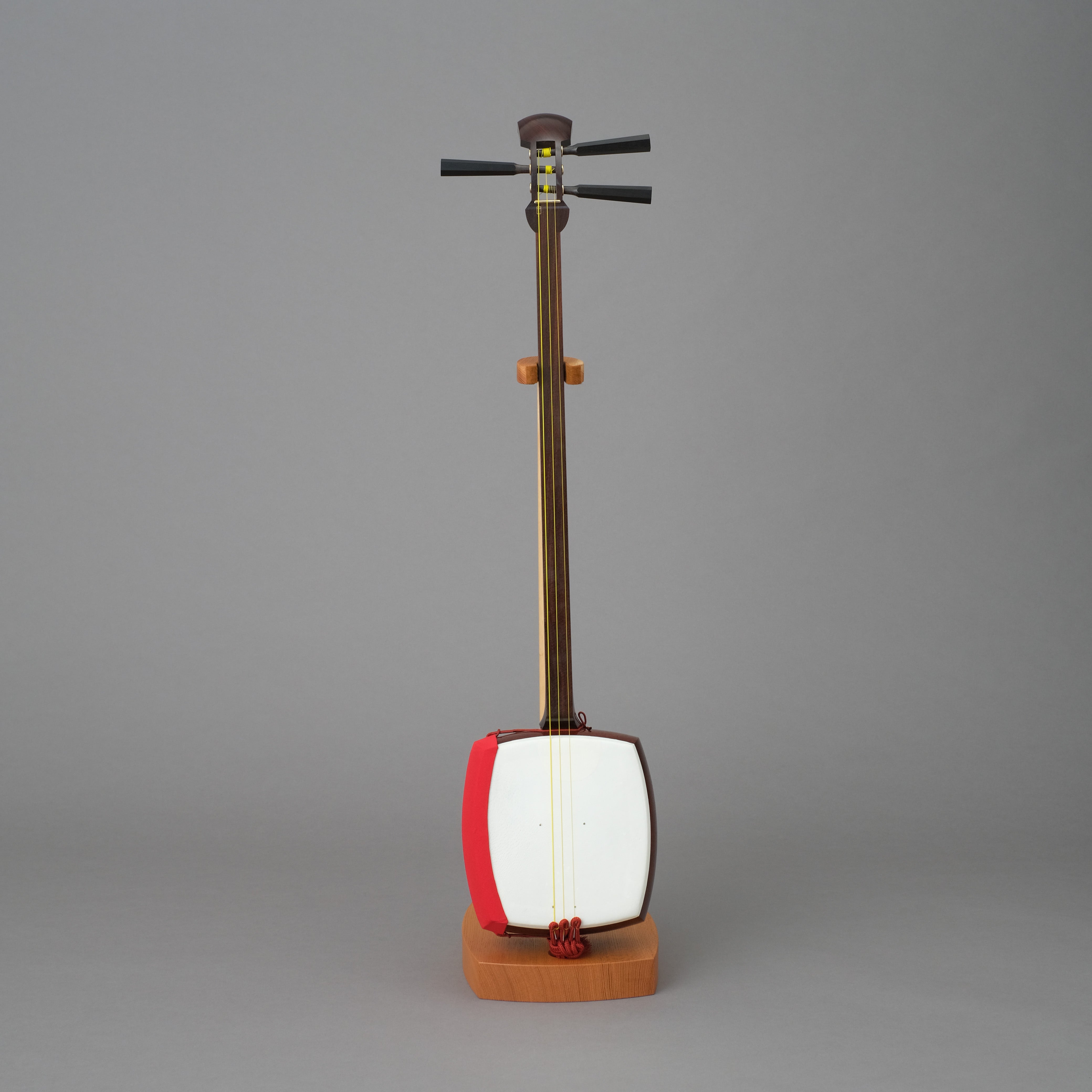 三味線トチ紅木子持綾杉胴金細東さわりハードケース付き 高級紅木