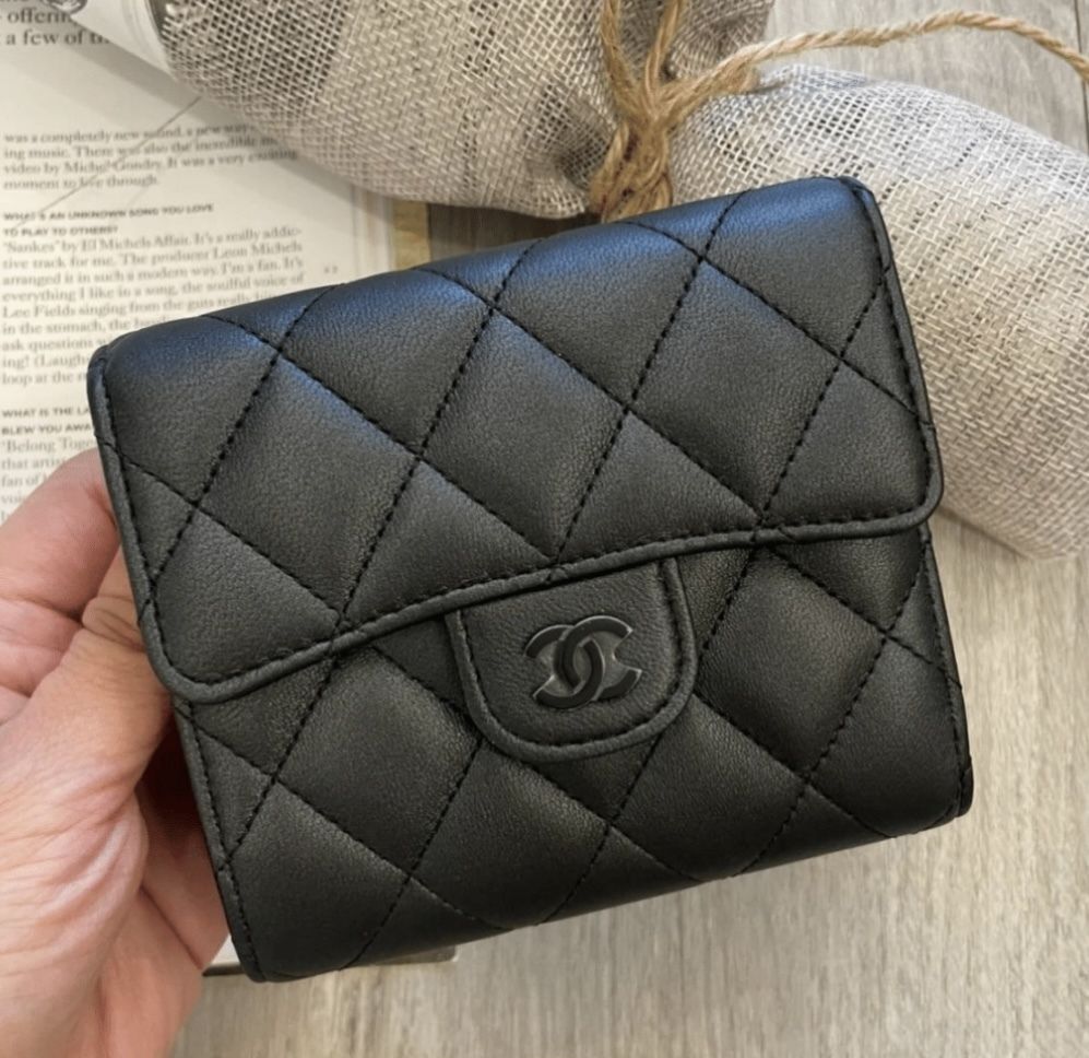 so black☆】CHANEL 三つ折り ミニ財布 (CHANEL/折りたたみ財布