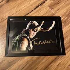 2025年最新】トム・ヒドルストン サインの人気アイテム - メルカリ 激