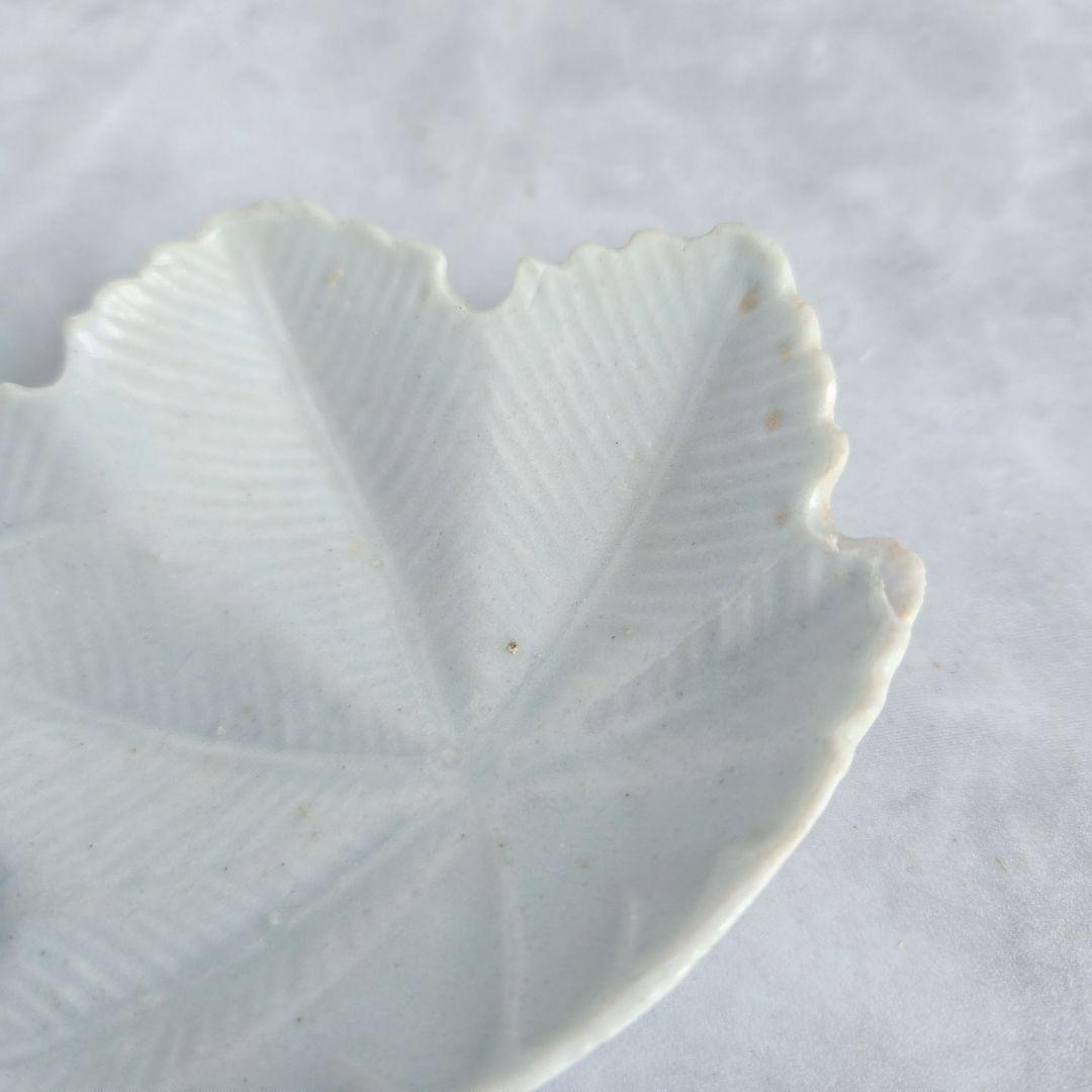 古伊万里　白磁　変形小皿　紅葉　江戸時代　アンティーク　骨董　金継ぎ　金直し